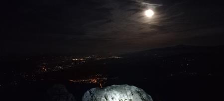 Pohod ob polni luni, Stijepan Iveković