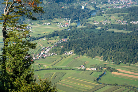 Razgled s Pogorelca, Alenka Peterlin